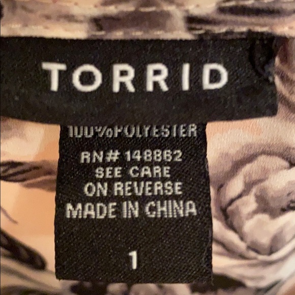 Torrid size 1 light pink w/ grey and black, v neck - Picture 3 of 3